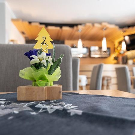 Aparthotel Dolomites Living&Relax Commezzadura Ngoại thất bức ảnh