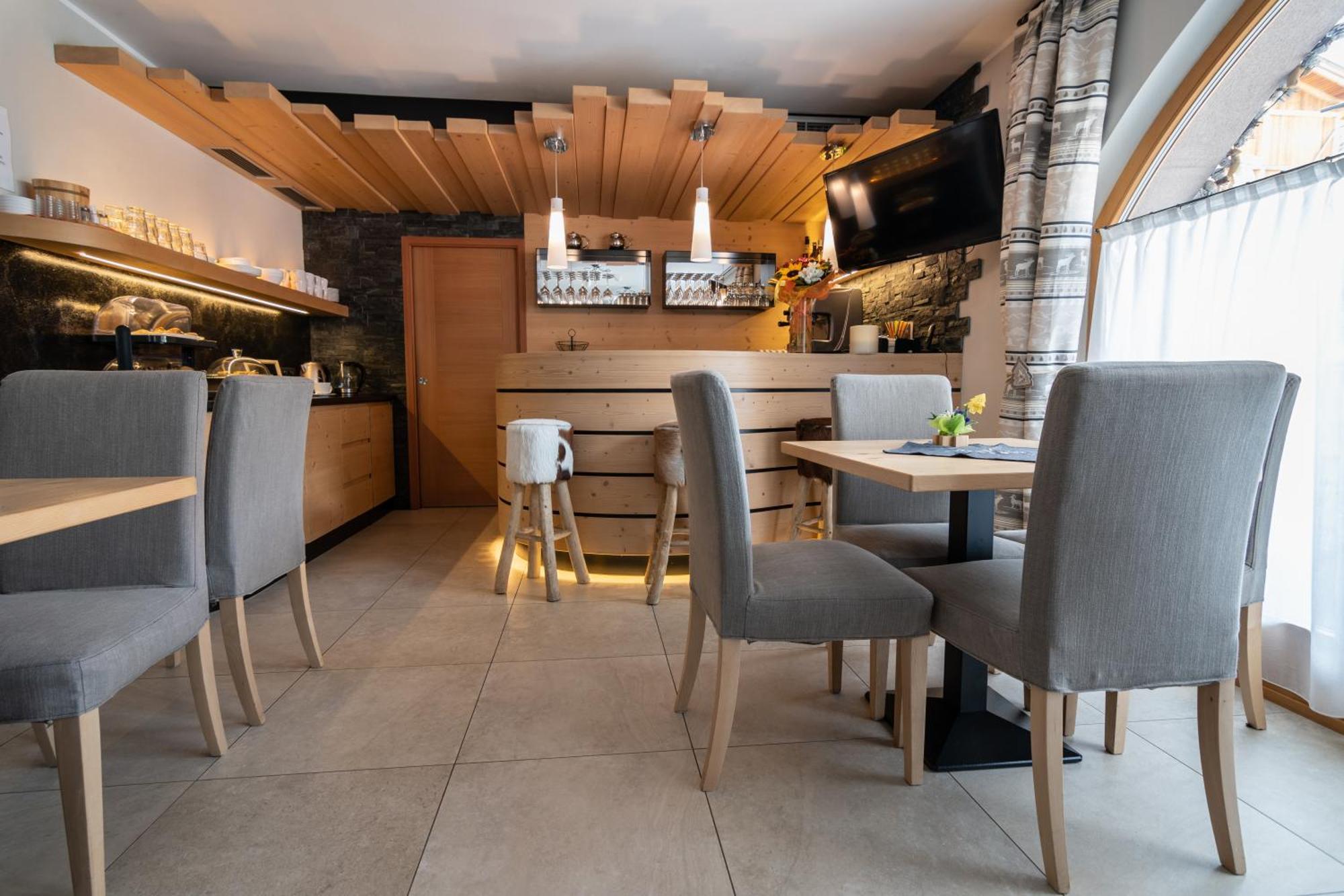 Aparthotel Dolomites Living&Relax Commezzadura Ngoại thất bức ảnh