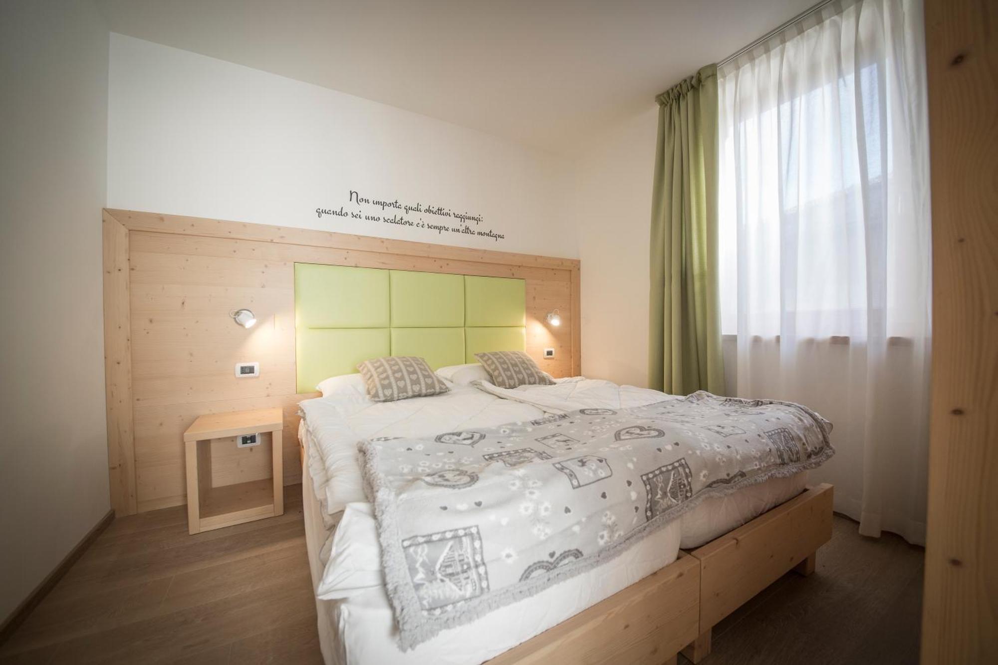 Aparthotel Dolomites Living&Relax Commezzadura Phòng bức ảnh