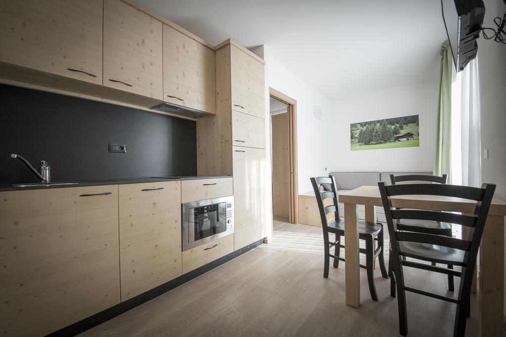 Aparthotel Dolomites Living&Relax Commezzadura Phòng bức ảnh