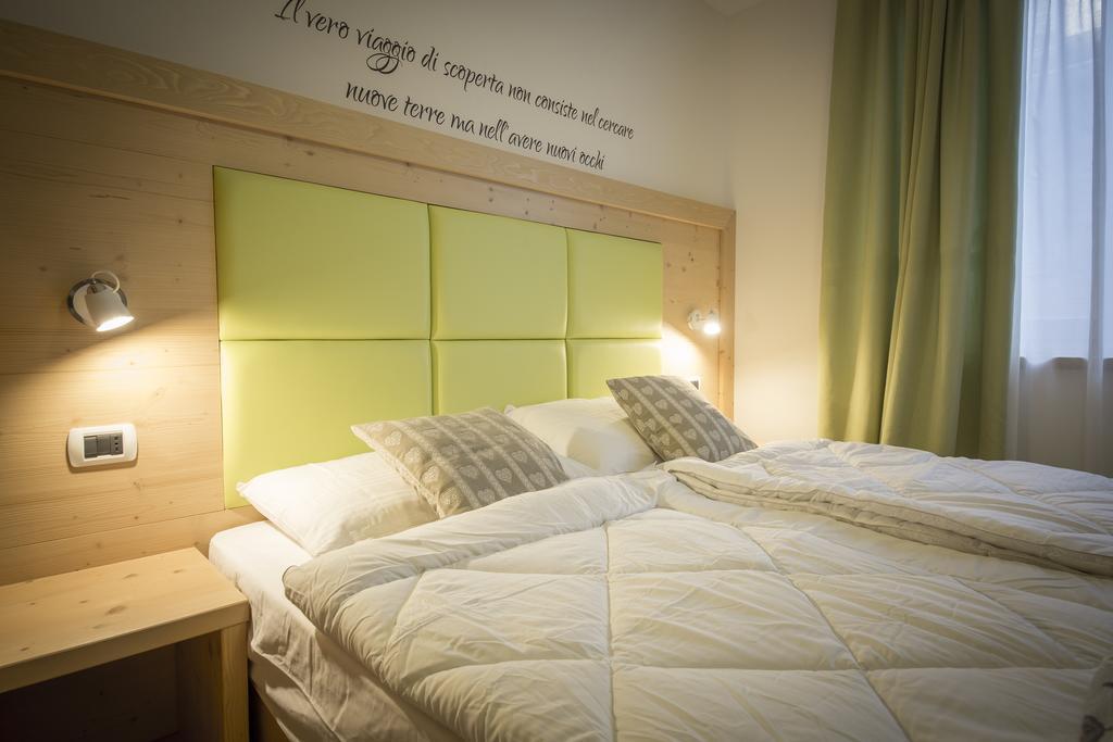 Aparthotel Dolomites Living&Relax Commezzadura Phòng bức ảnh