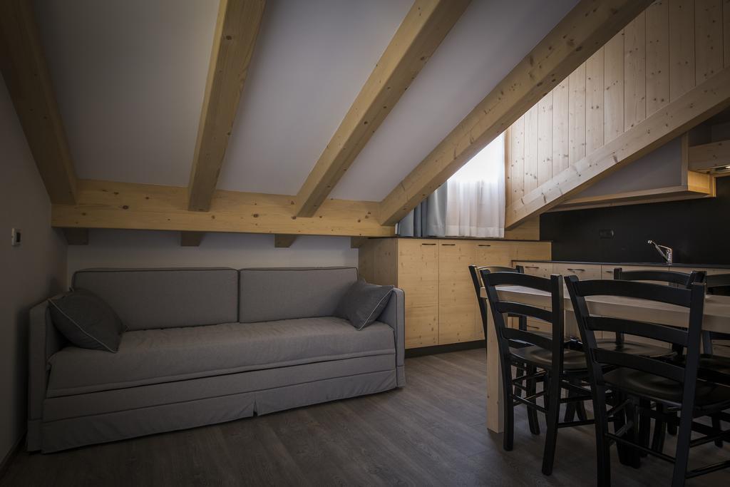 Aparthotel Dolomites Living&Relax Commezzadura Phòng bức ảnh