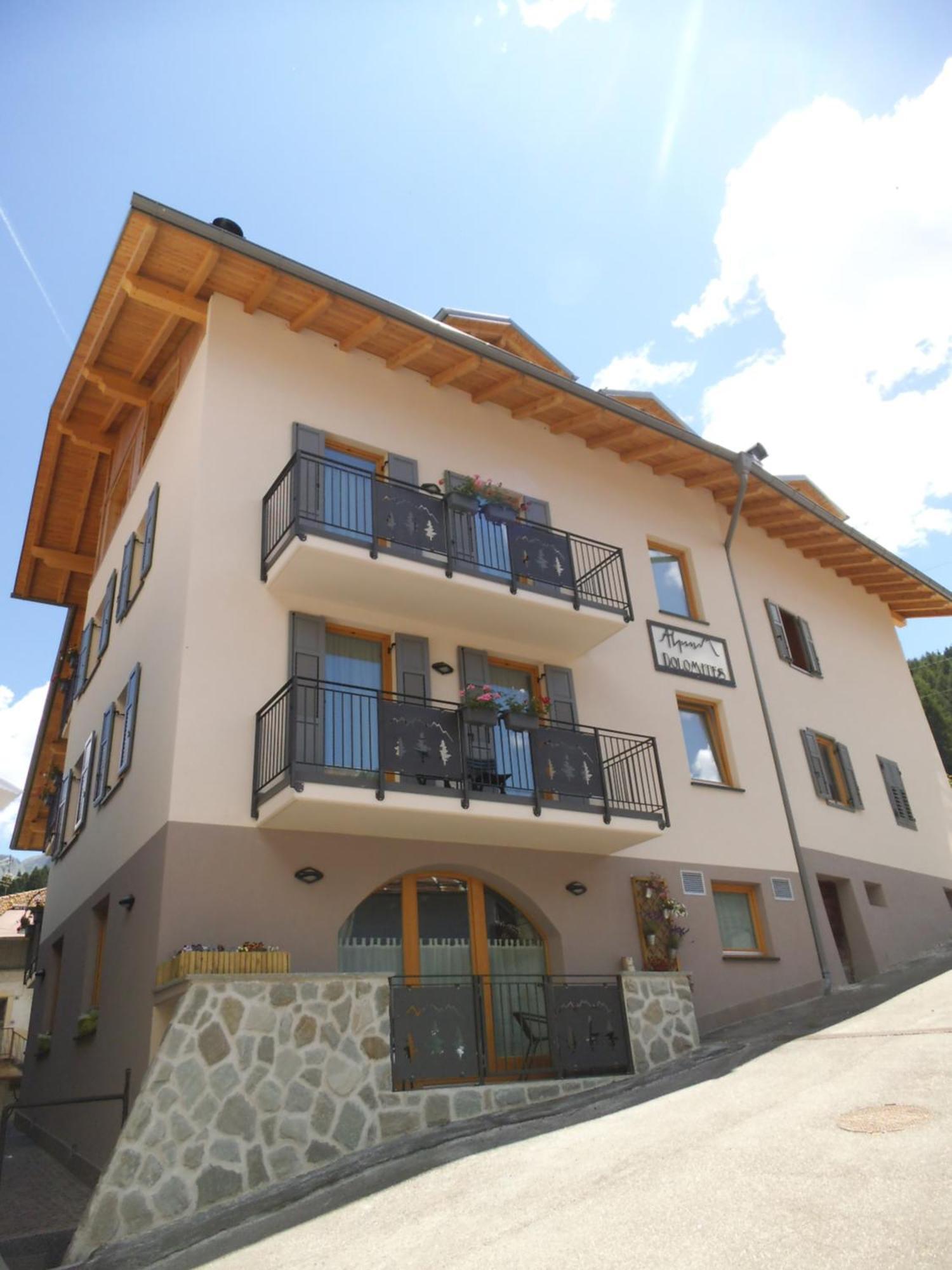 Aparthotel Dolomites Living&Relax Commezzadura Ngoại thất bức ảnh