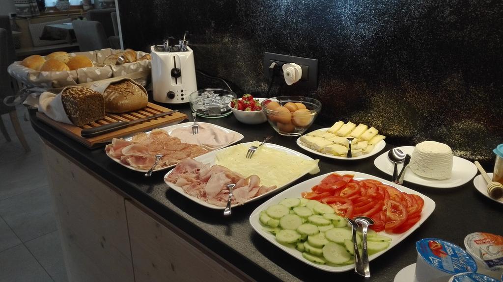 Aparthotel Dolomites Living&Relax Commezzadura Ngoại thất bức ảnh